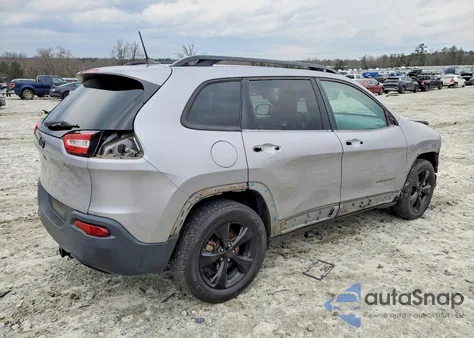 2018 Jeep Cherokee Latitude z USA, uszkodzony, nr VIN 1C4PJLCB8JD542919